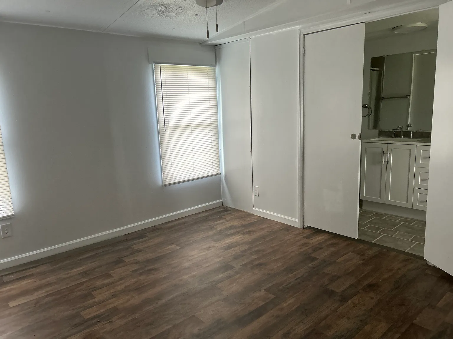 3 bed, 980 sqft, $1,400 — Photo 3