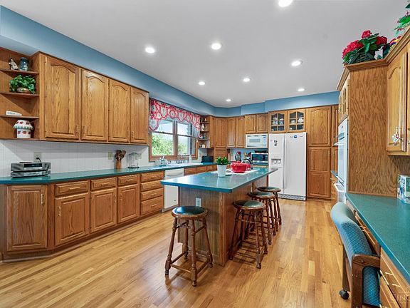 5th image of 3151 Reisinger Rd