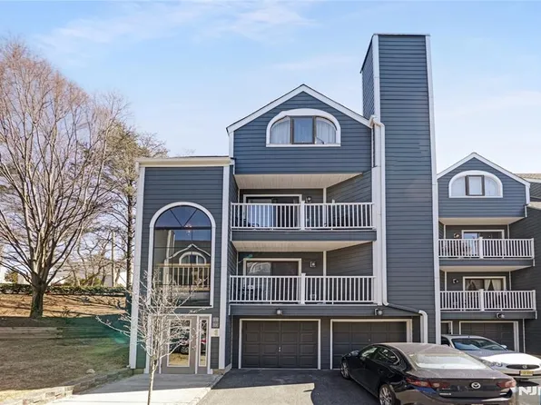 11 Triumph Ct #B, East Rutherford, NJ 07073