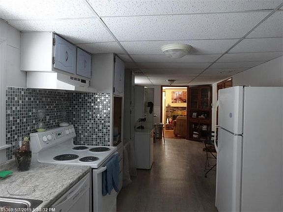 3rd image of 12 Dix Ave