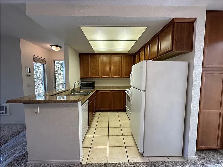 432 Edgehill Ln — Photo 8