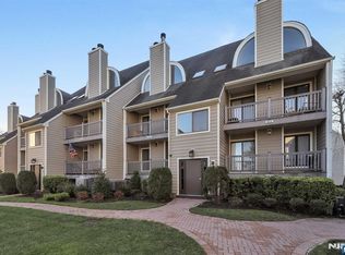 309 River Renaissance, East Rutherford, NJ 07073