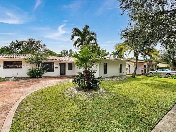 13949 Lake George Ct, Miami Lakes, FL 33014