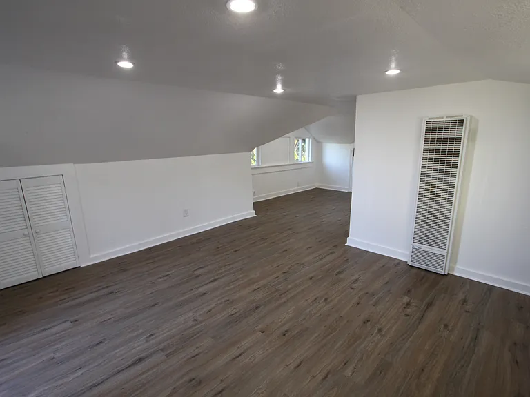 335 1/2 N Avenue 53 — Photo 14