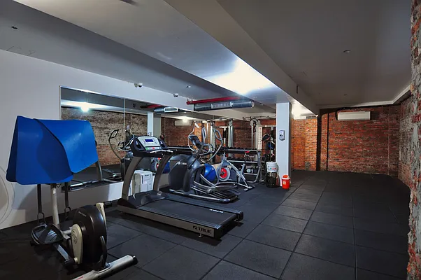 Rented by Premier Metro Realty Corp | media 15