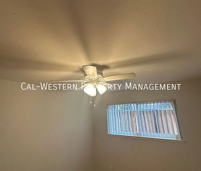 250 Palo Alto Ave #1 — Photo 4