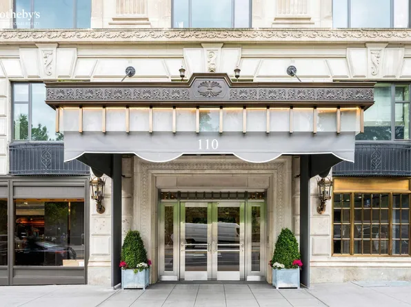 110 Central Park South image 17 of 19