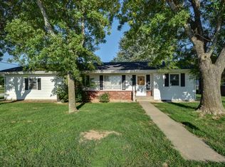 902 Carl Allen St, Mount Vernon, MO 65712