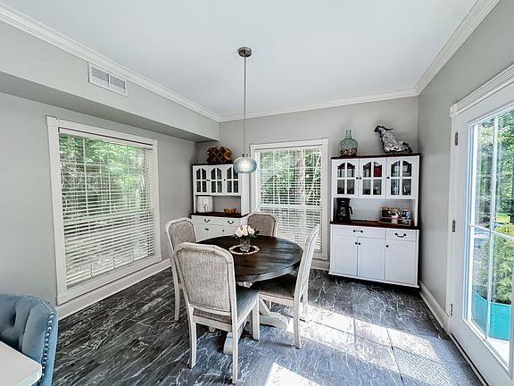 3rd image of 120 Nelda Dr