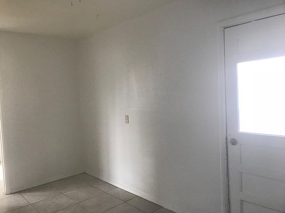 Attached kitchen/dining room