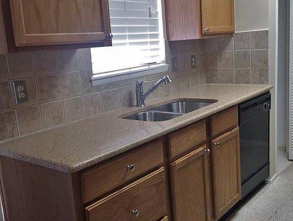 4th image of 401 Georgetown Dr