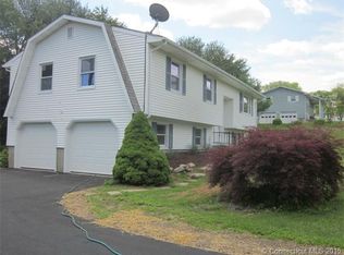 5 Greentree Dr, Waterford, CT 06385