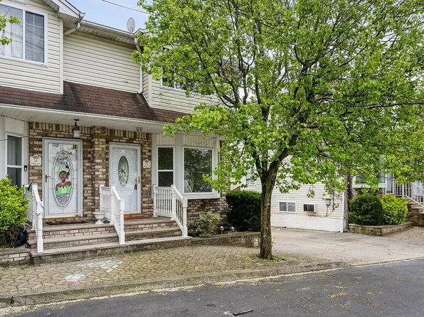 52 Seguine Loop, Staten Island, NY 10309