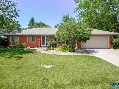 3821 S Slaten Park Dr, Sioux Falls, SD, 57103