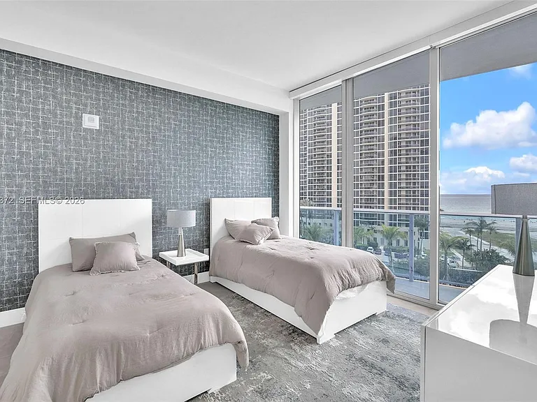 17550 Collins Ave #504 — Photo 18