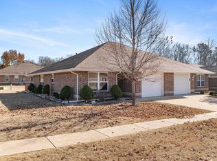 1522 Meadowhill Dr, Mountain Home, AR 72653