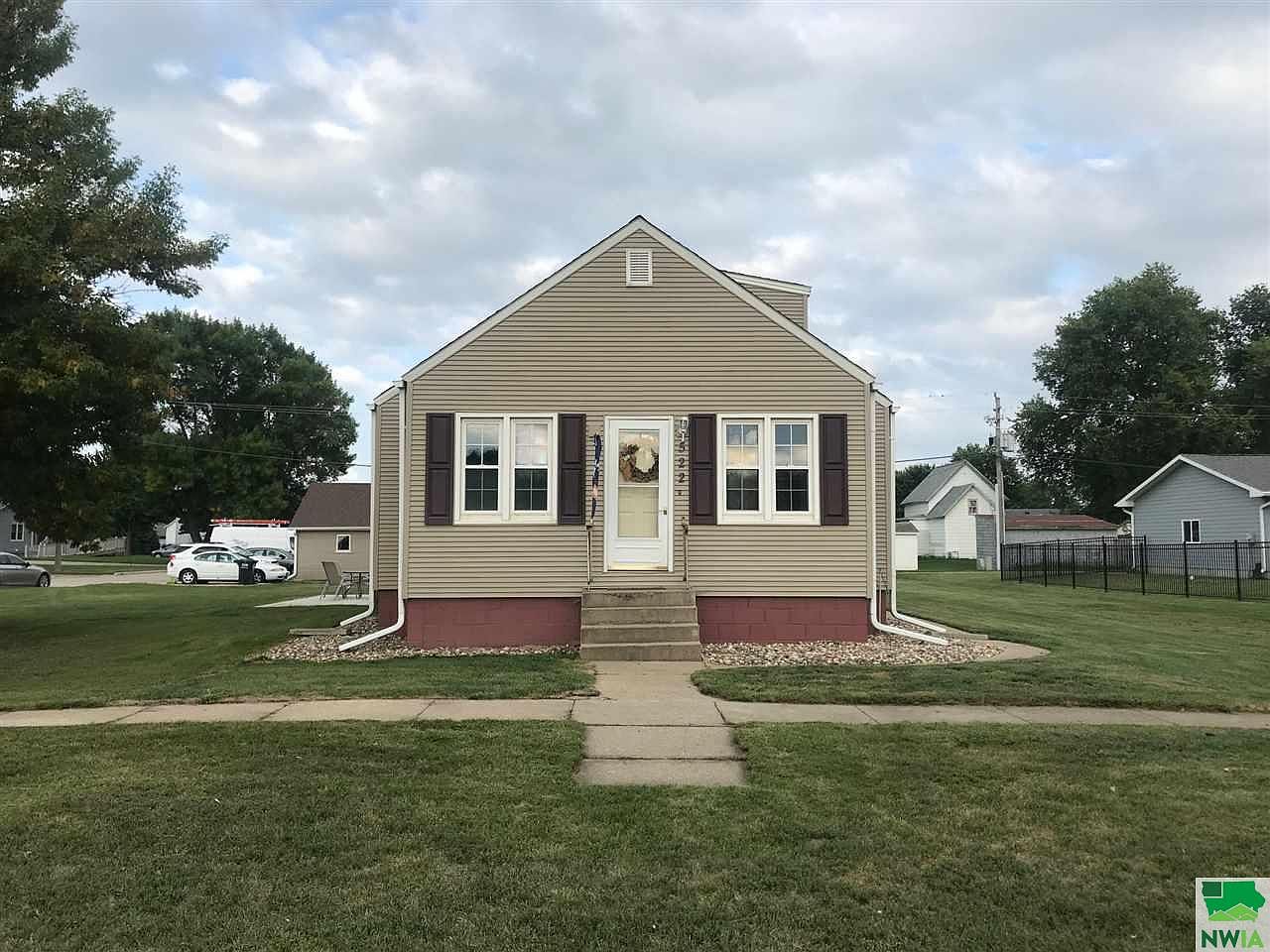 522 Brown St, Sloan, IA 51055 Zillow