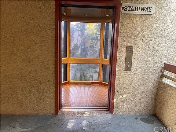 3rd image of 941 W Carson St APT 226