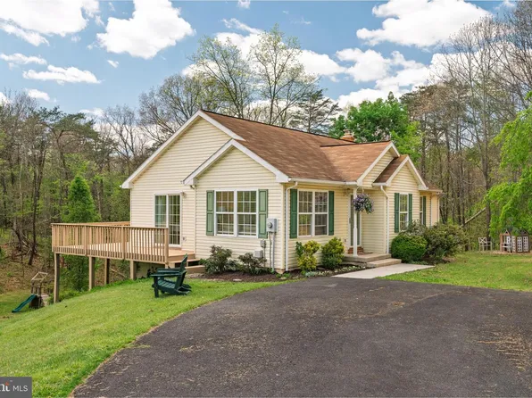 215 Ramblin Rose Ln, Martinsburg, WV 25404