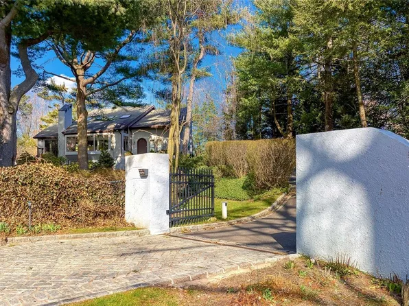 12 Cedar Lane, Sands Point, NY 11050