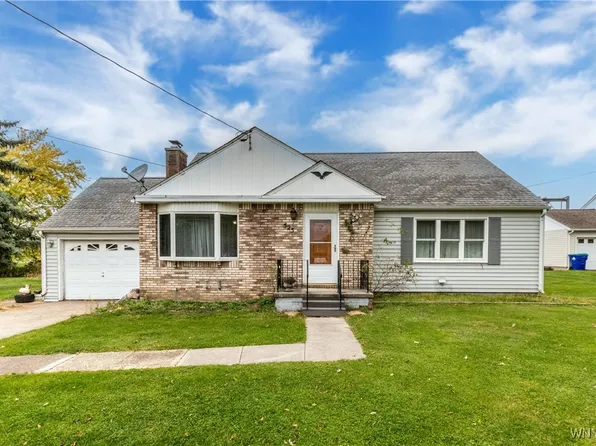 525 Irving Dr, Lewiston, NY 14092