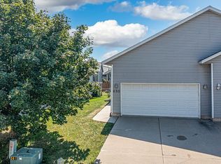 635 Broderick Dr NE, Cedar Rapids, IA 52402
