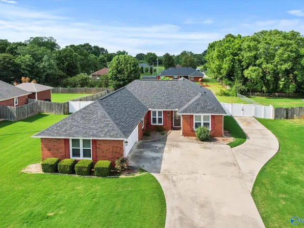 107 Calstock Ct NW, Huntsville, AL 35810