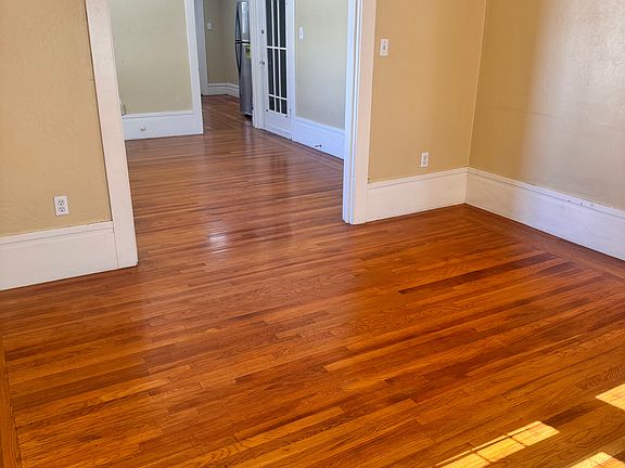 5th image of 2217 1/2 J St