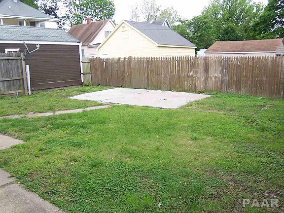 4th image of 1106 E Arcadia Ave