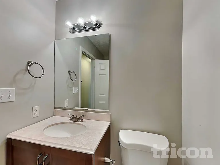 1690 Fountain Lake Dr E — Photo 13