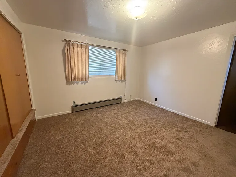 413 E Ivy St — Photo 5