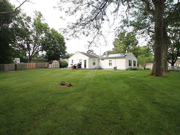 2nd image of 69 Hogg Memorial Dr