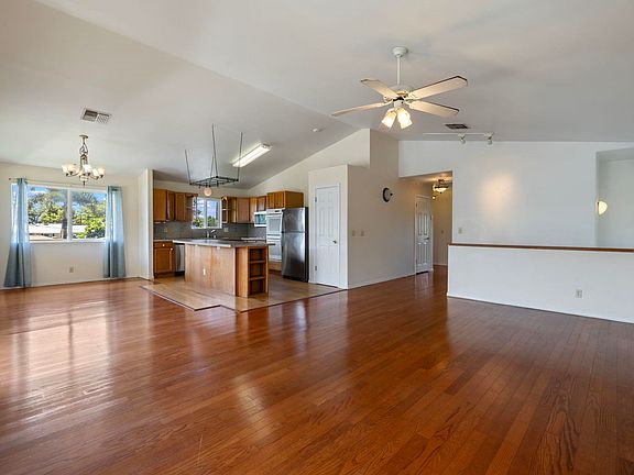 4th image of 2020 Paulele Pl