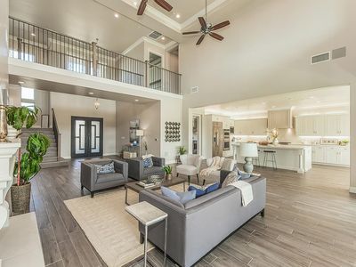 2315 E Courtside Dr, Fresno, CA, 93730