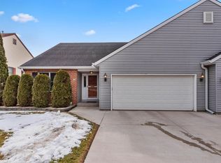 795 Cedar Creek Rd, Grafton, WI 53024