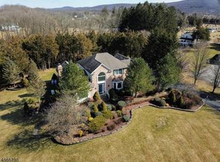 4 Blueberry Ln, Andover, NJ 07821