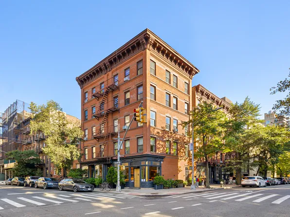 344 West 11th Street image 11 of 13