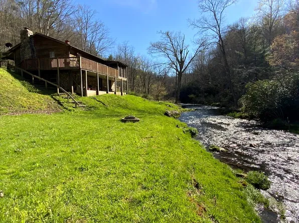 21027 Wayah Rd, Topton, NC 28781