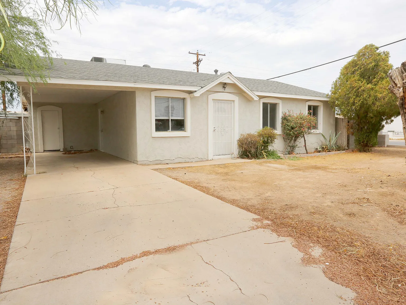 3 bed, 1.5 bath, 1020 sqft, $1,900 — Photo 2