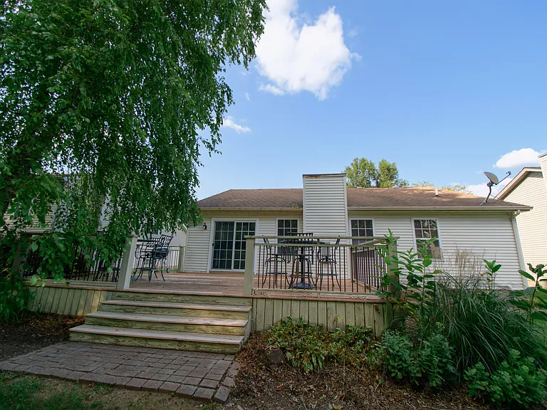 405 Galway Dr — Photo 58