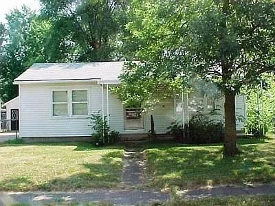 713 N Abigail St photo 1