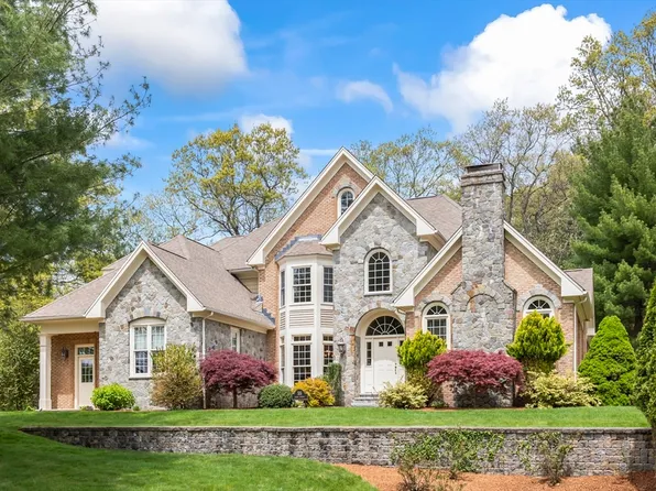 55 Grant Ave, Wrentham, MA 02093