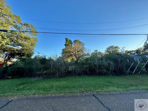 2002 Harrison Ln, Texarkana, TX 75501