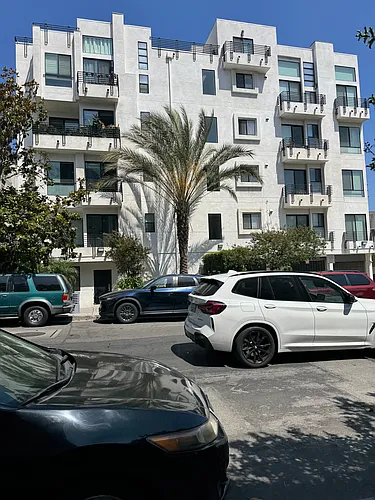 1046 S Serrano Ave #4 Photo 1
