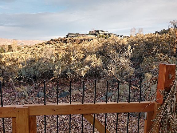 2nd image of 3025 E Grand Forest Dr