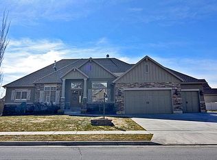 124 S Shadow Breeze Rd, Kaysville, UT 84037