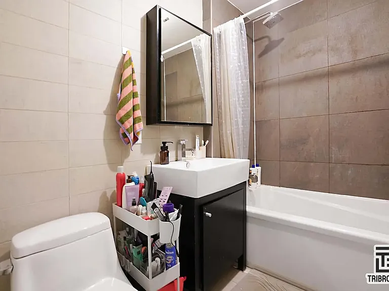 64 Stagg St #3C — Photo 7