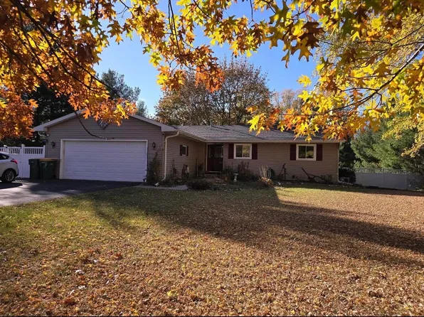 N9693 Wildflower Ln, Berlin, WI 54923