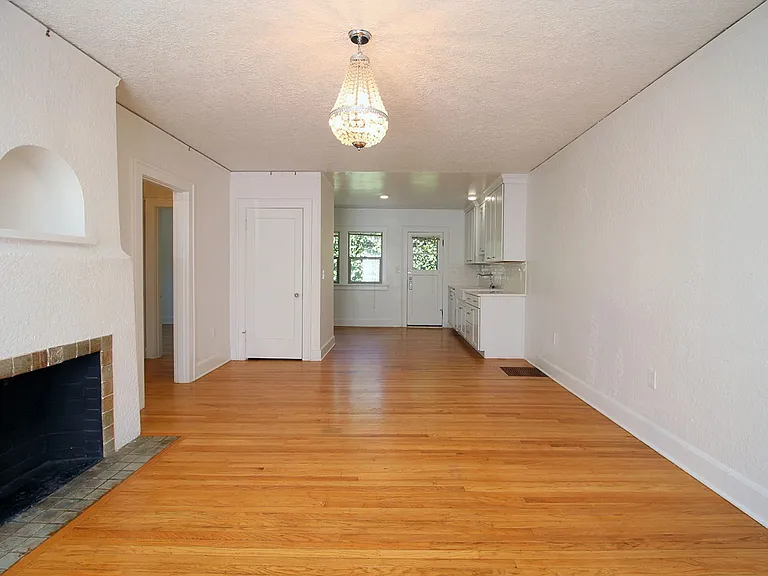 2905 SE Alder St — Photo 7