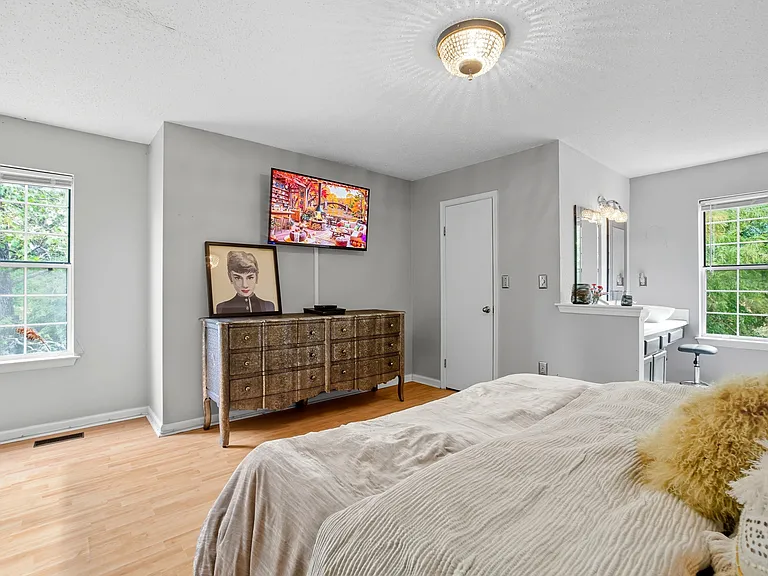 4658 Genoa Cir — Photo 10